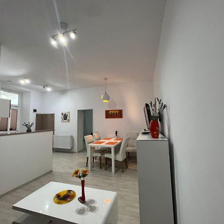 Apartament Teodora Sibiu Appartamento Esterno foto