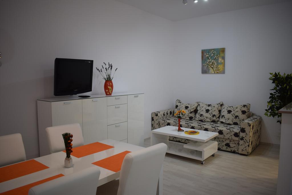 Apartament Teodora Sibiu Appartamento Esterno foto
